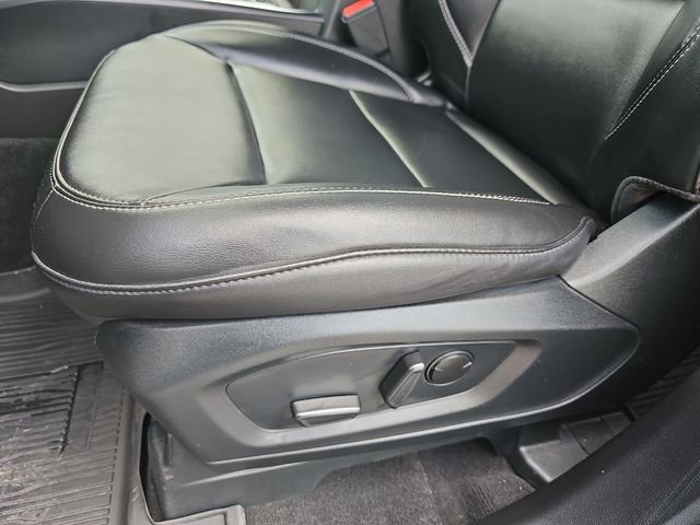 Used 2023 Ford Explorer XLT w/ Equipment Group 202A image 20