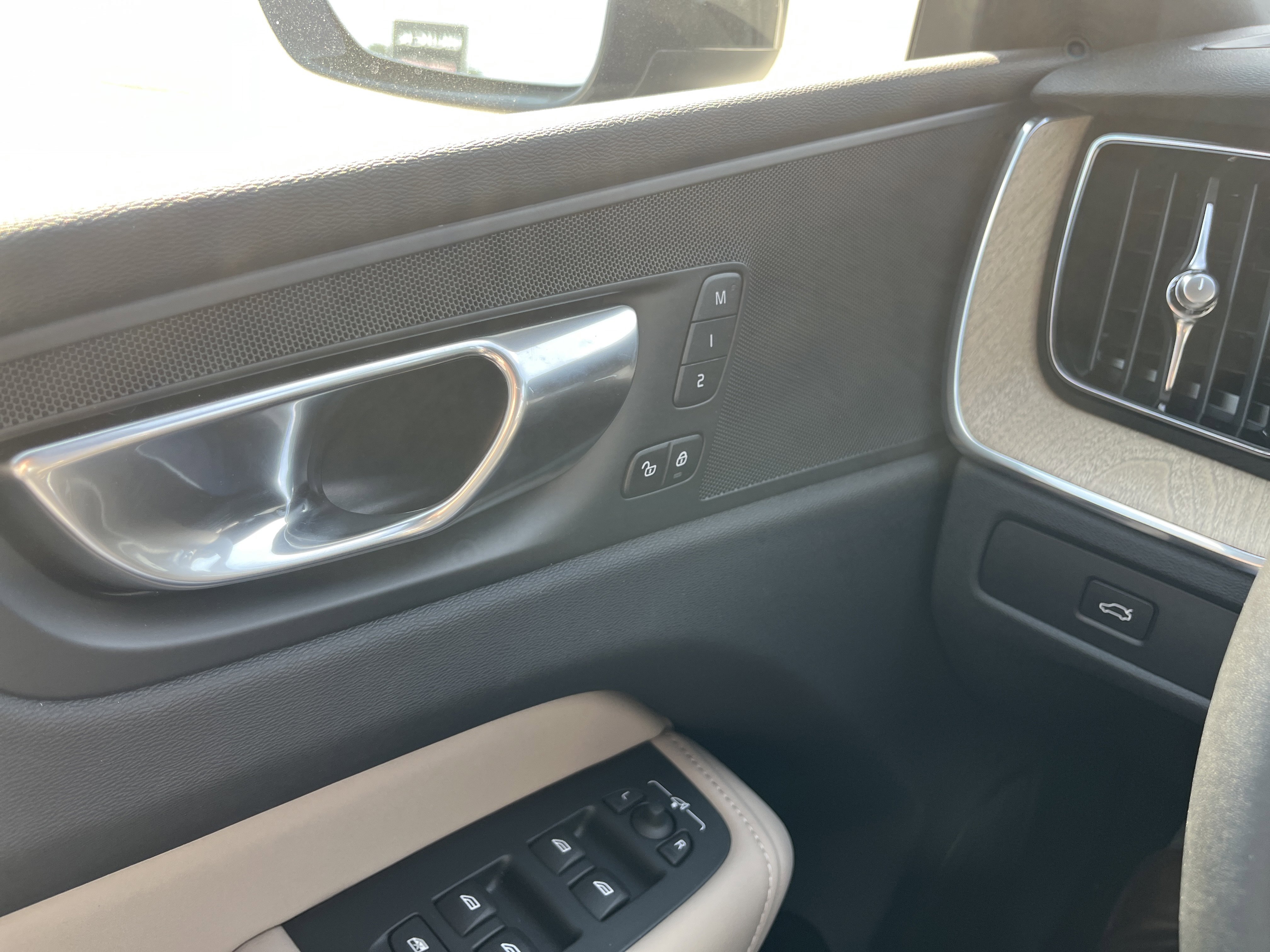 New 2026 Volvo XC60 B5 Plus w/ Protection Package Premier image 19