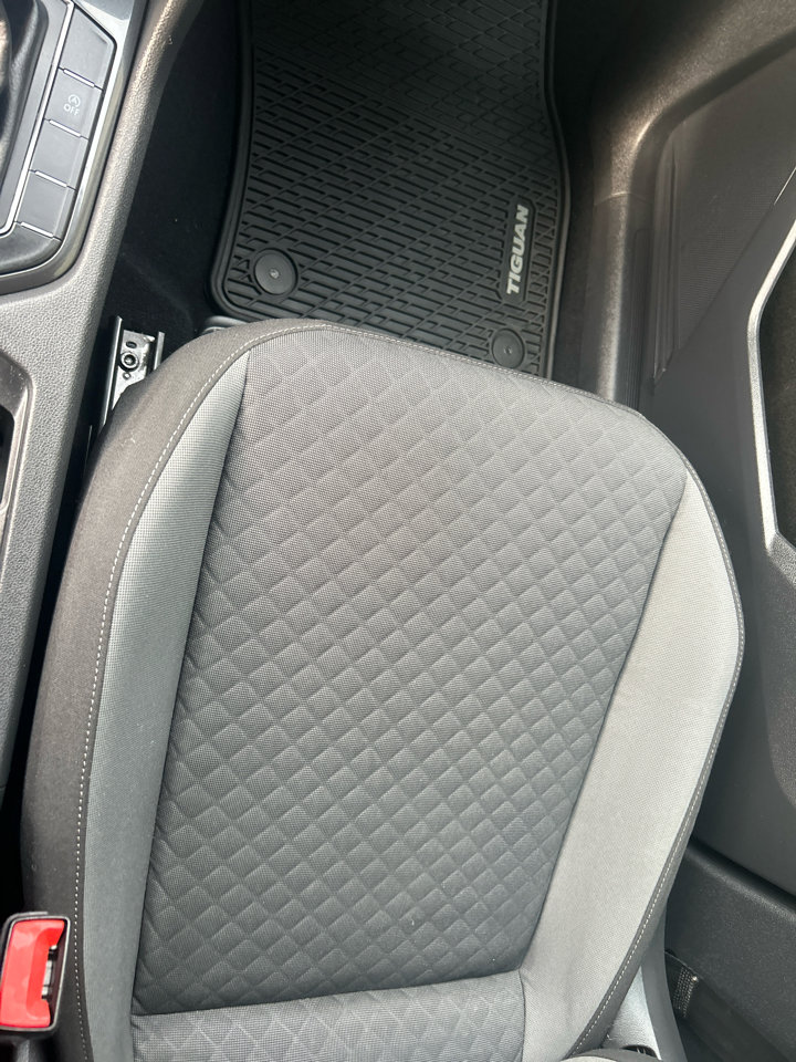 Used 2018 Volkswagen Tiguan S image 18