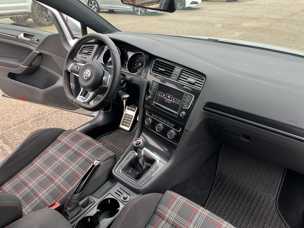 Used 2017 Volkswagen GTI S FWD image 23