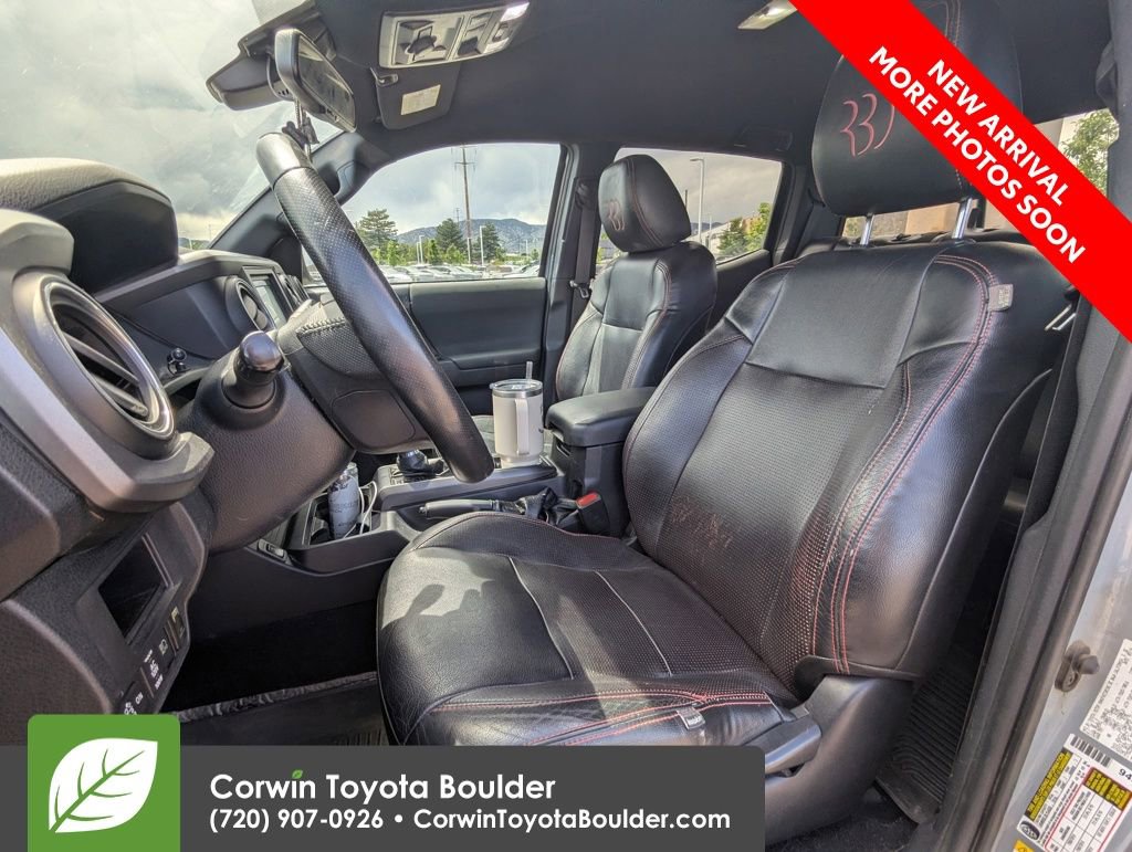 Used 2018 Toyota Tacoma TRD Off-Road w/ Technology Package AWD/4WD image 9