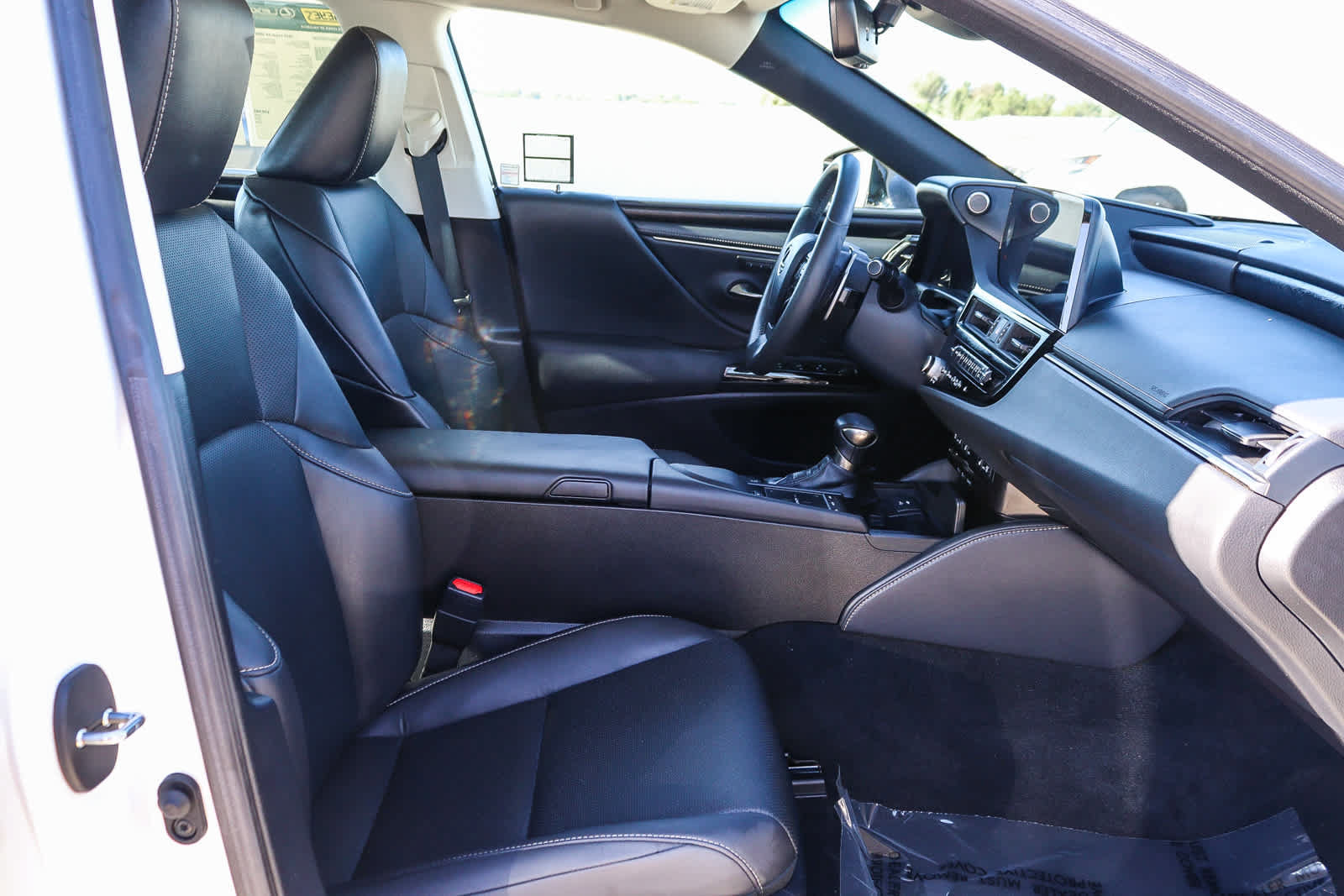 Used 2022 Lexus ES 300h w/ Premium Package FWD image 19