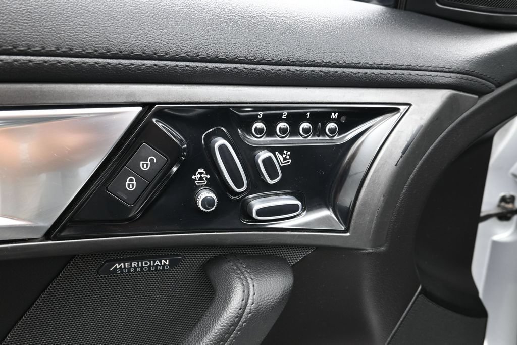 Used 2016 Jaguar F-TYPE Convertible RWD image 13
