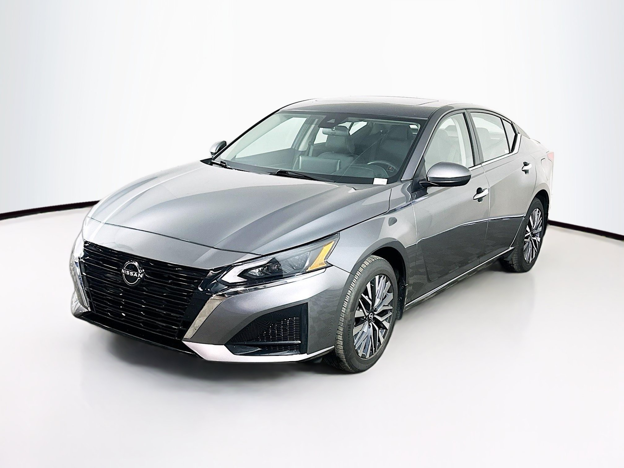 Used 2023 Nissan Altima 2.5 SV w/ SV Premium Package AWD/4WD image 3