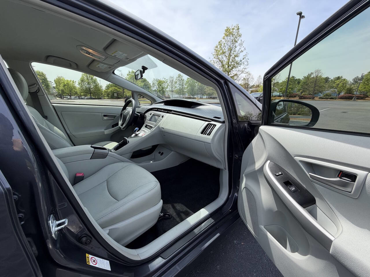 Used 2012 Toyota Prius Three image 17