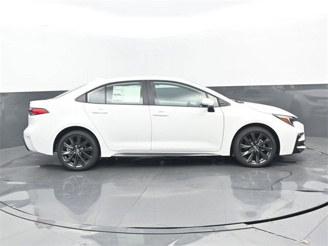 New 2026 Toyota Corolla SE image 2