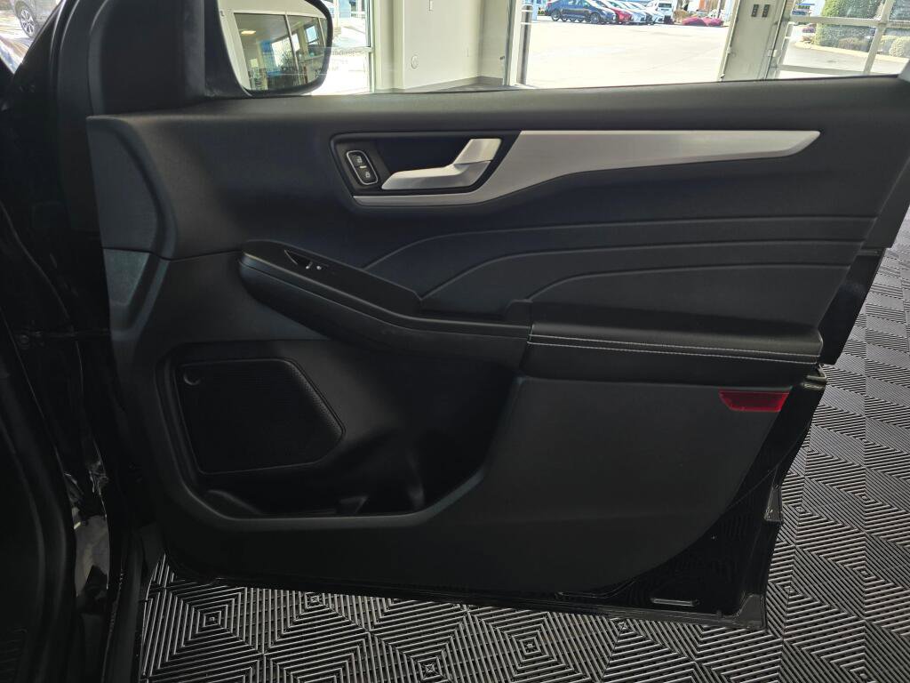 Used 2024 Ford Escape Platinum AWD/4WD image 42