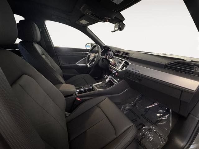 Certified 2025 Audi Q3 2.0T Premium w/ Convenience Package AWD/4WD image 10