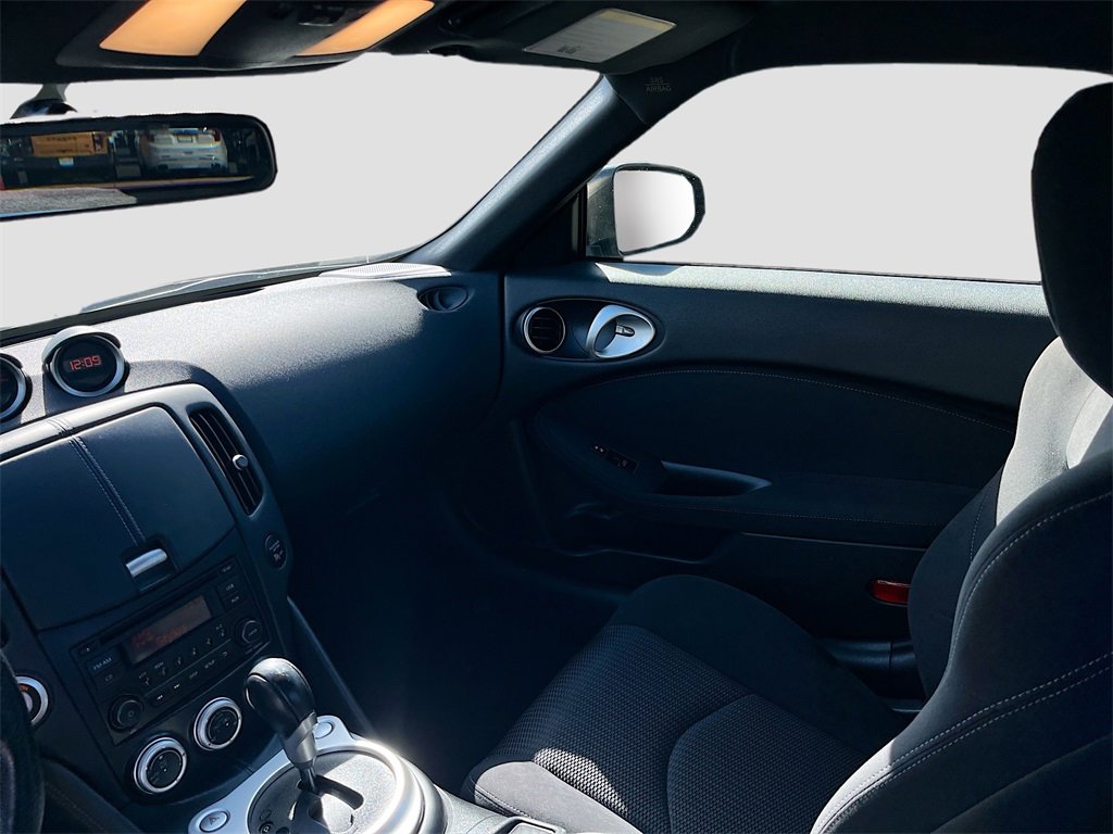 Used 2017 Nissan 370Z Base image 22