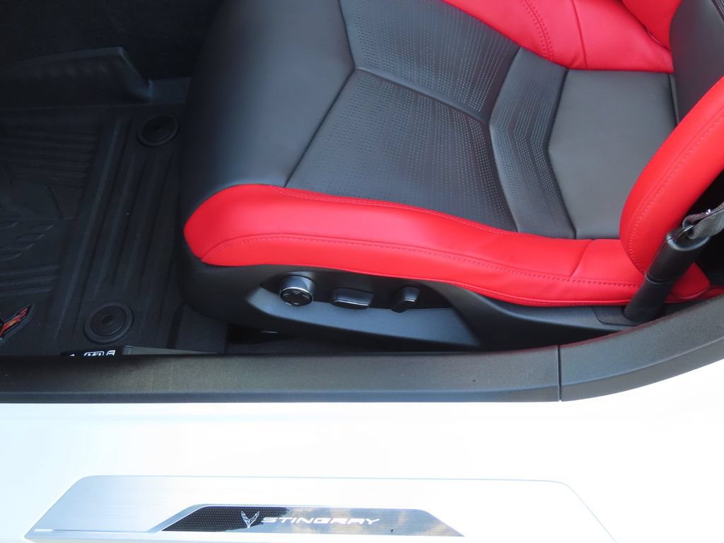 Used 2023 Chevrolet Corvette Stingray Premium Conv w/ Z51 Performance Package RWD image 8