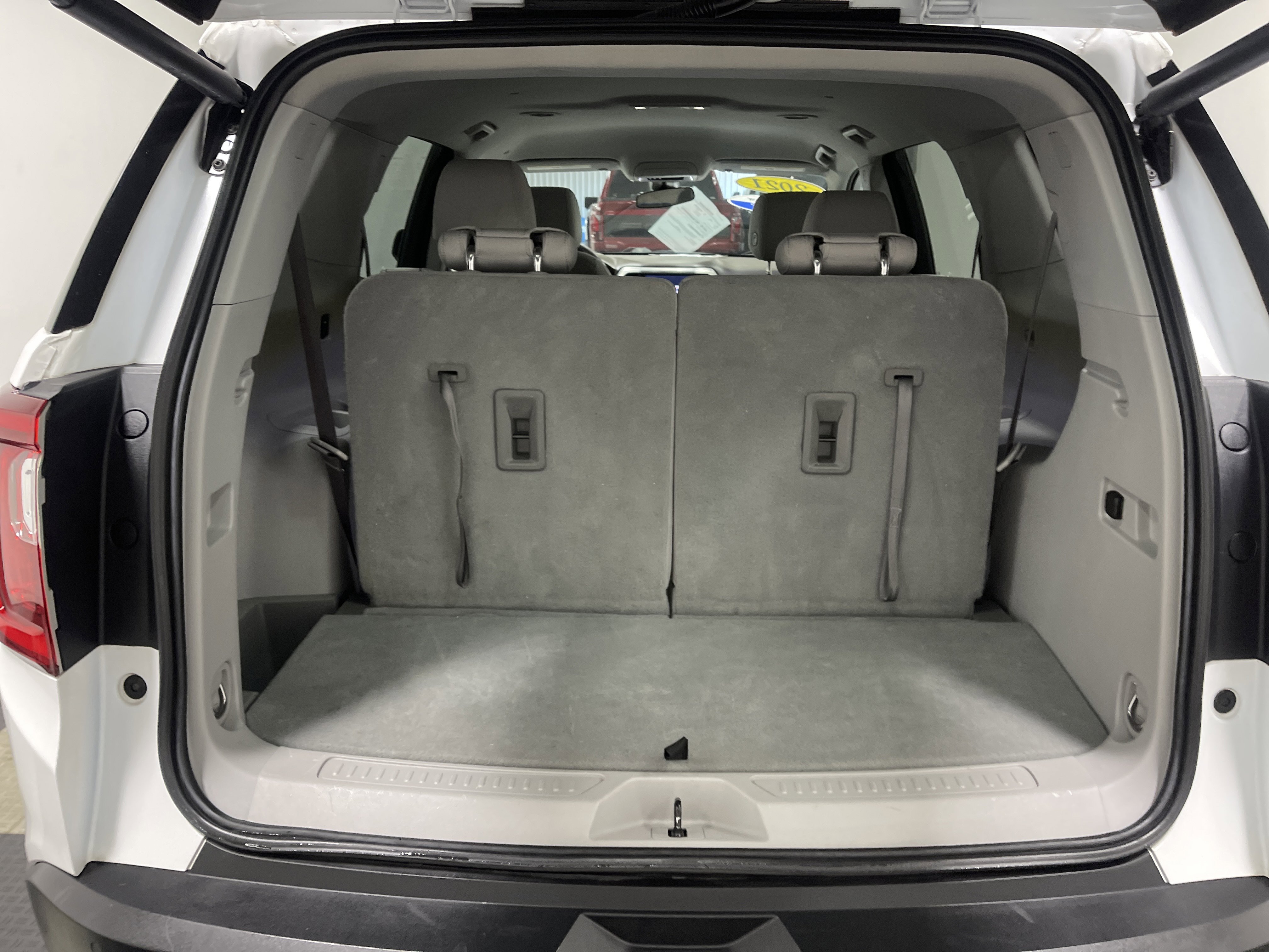 Used 2021 GMC Acadia SLE w/ Driver Convenience Package AWD/4WD image 18