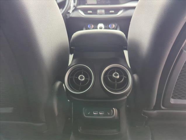 Used 2023 Alfa Romeo Stelvio Veloce AWD/4WD image 20
