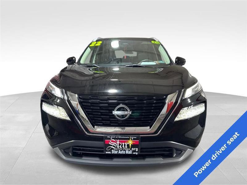 Used 2022 Nissan Rogue SV w/ SV Premium Package image 2