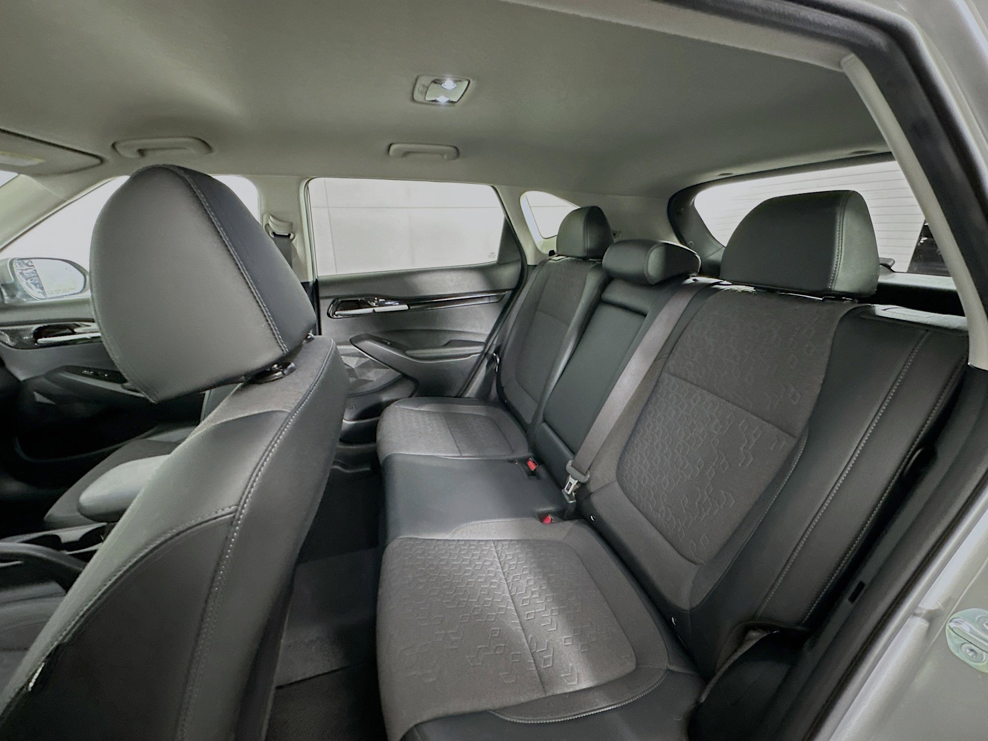 Used 2025 Kia Seltos S FWD image 26