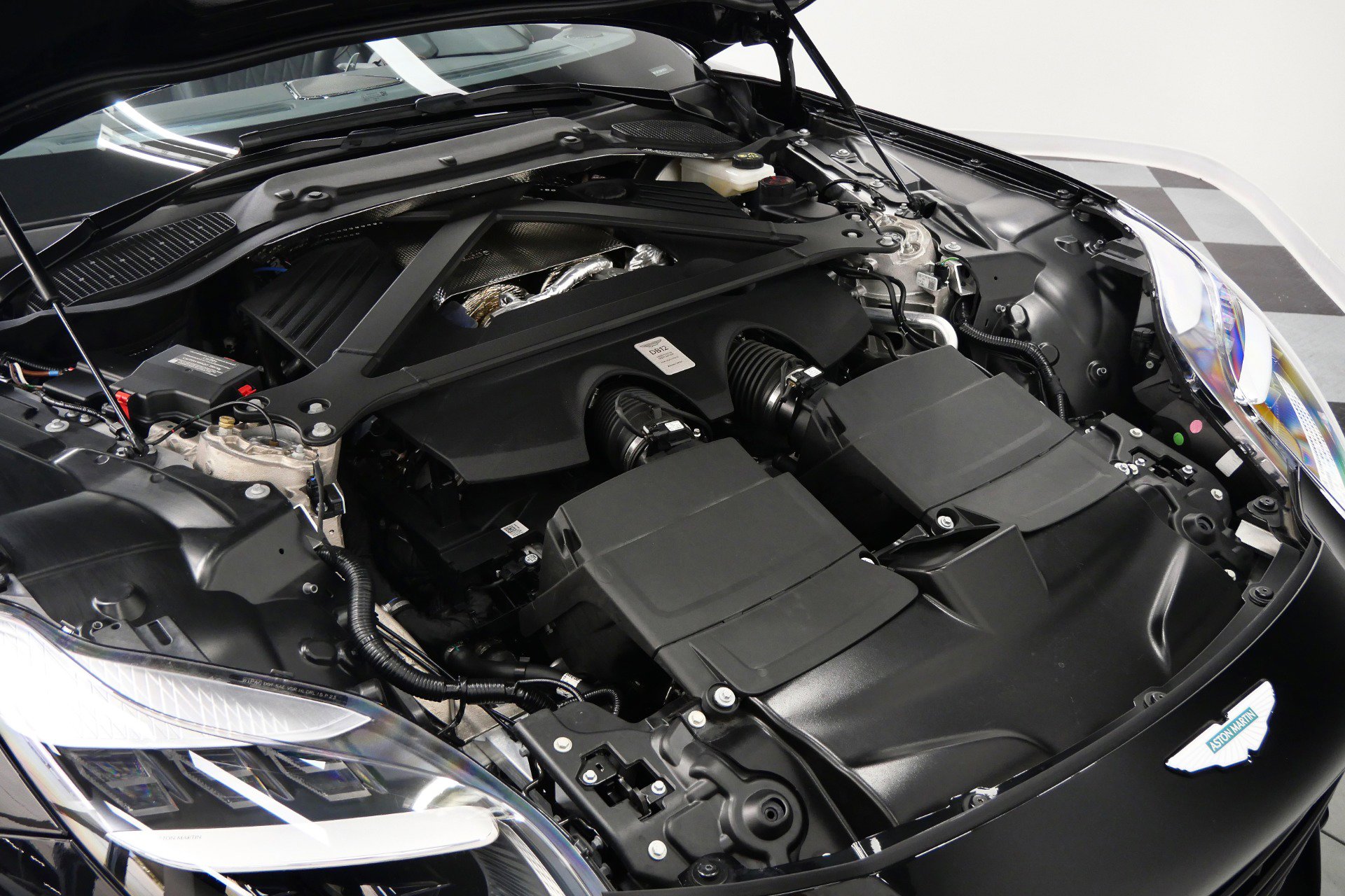 Used 2025 Aston Martin DB12 Convertible RWD image 42