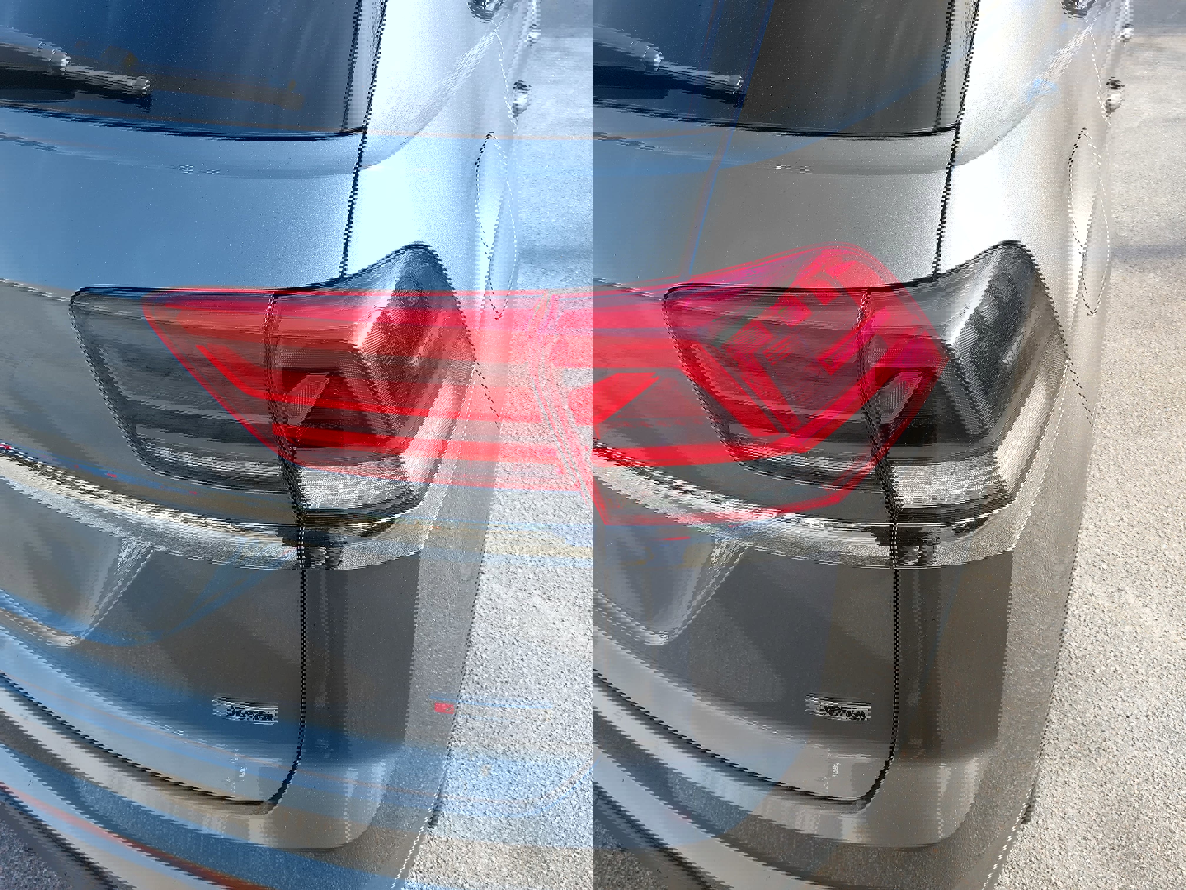 Used 2020 Volkswagen Atlas Cross Sport SEL image 37