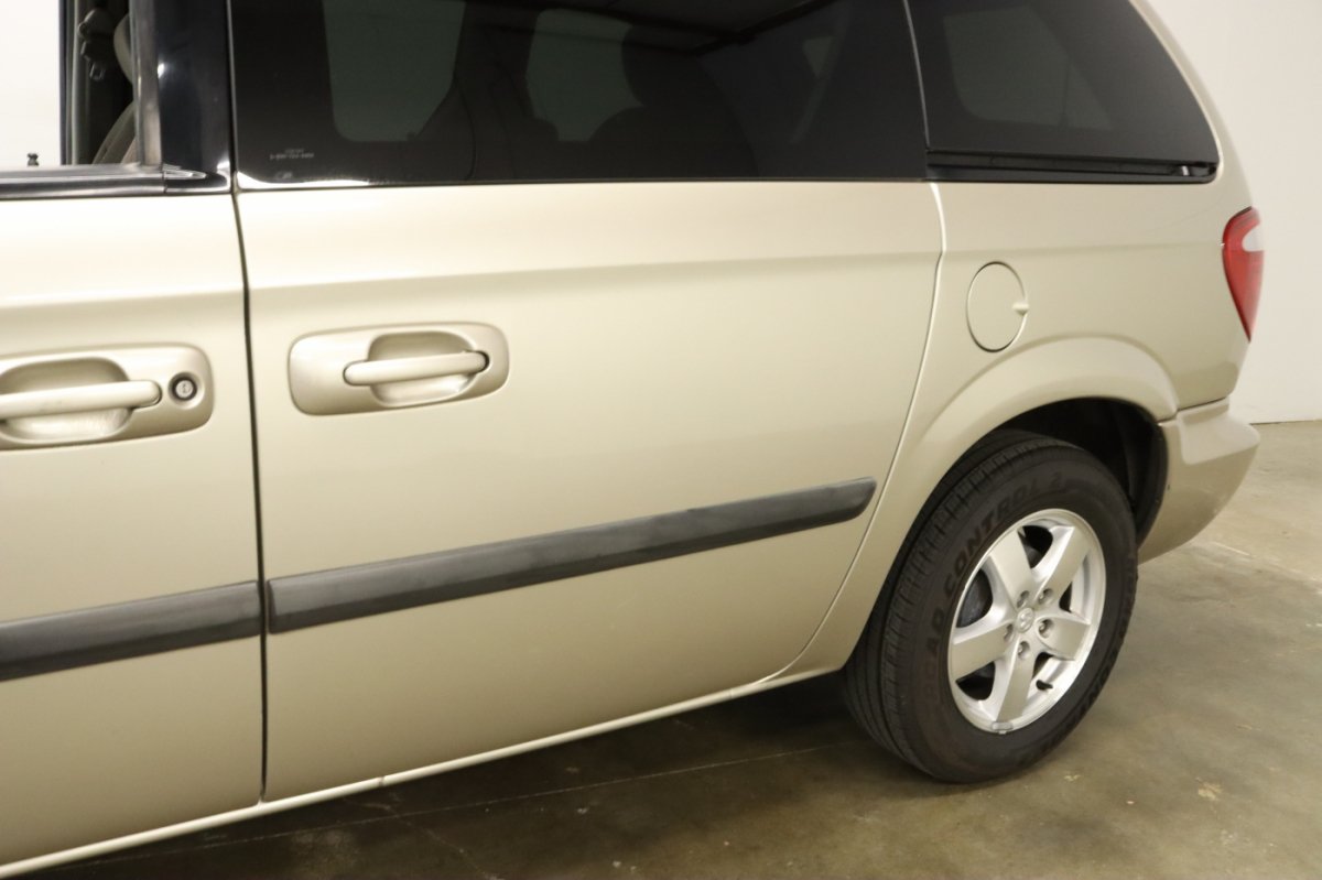Used 2007 Dodge Caravan SXT w/ Popular Equipment Group I FWD image 38
