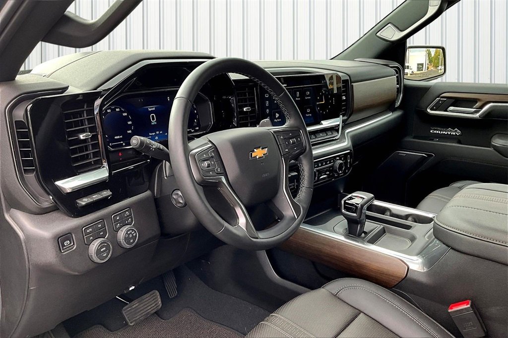 Used 2026 Chevrolet Silverado 1500 High Country w/ Technology Package image 4
