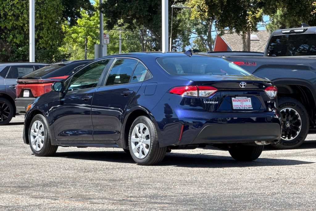 Certified 2025 Toyota Corolla LE FWD image 5