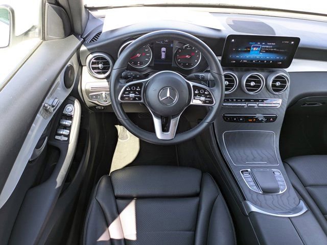 Used 2022 Mercedes-Benz GLC 300 w/ Premium Package Lite image 17