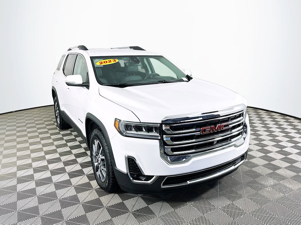 Used 2023 GMC Acadia SLT w/ Technology Package image 2