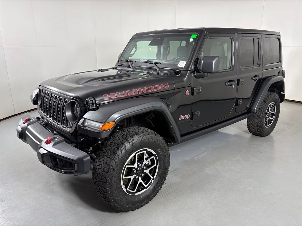Used 2025 Jeep Wrangler Unlimited Rubicon AWD/4WD image 4