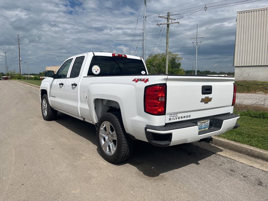 Used 2018 Chevrolet Silverado 1500 Custom w/ Custom Value Package AWD/4WD image 3