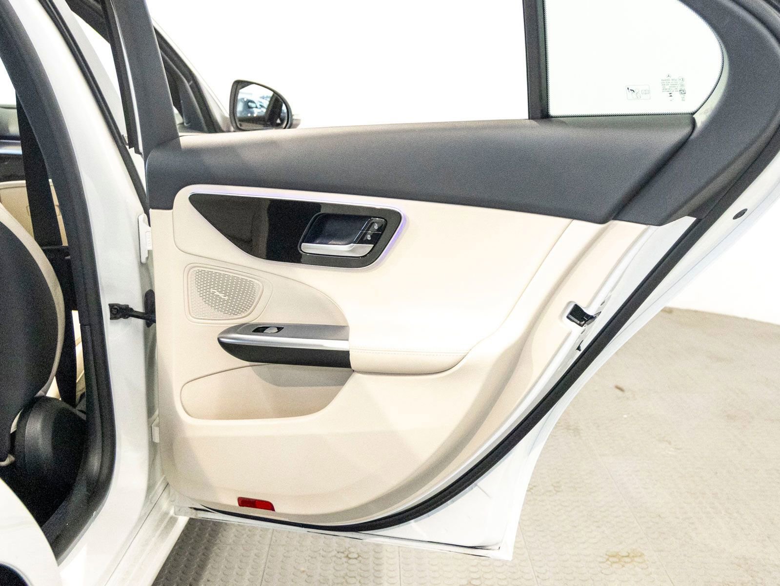 Used 2025 Mercedes-Benz C 300 Sedan image 23