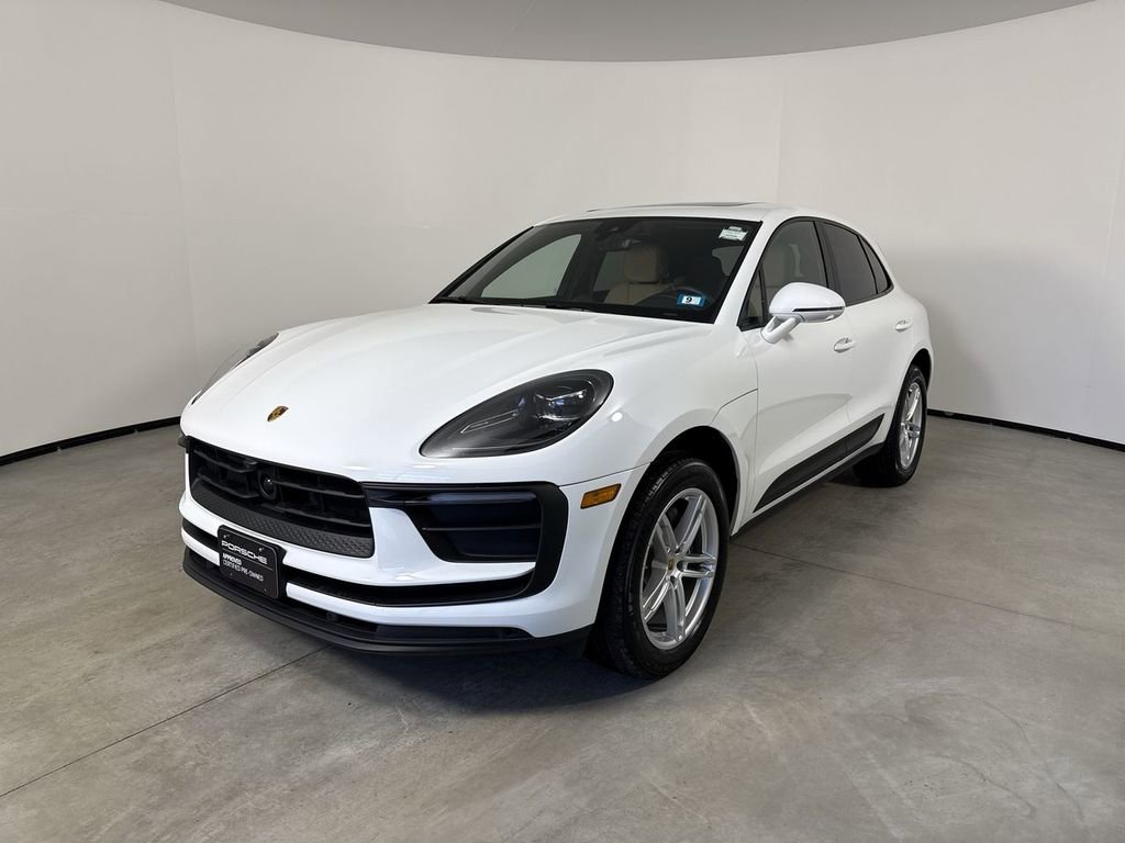 Certified 2025 Porsche Macan image 1