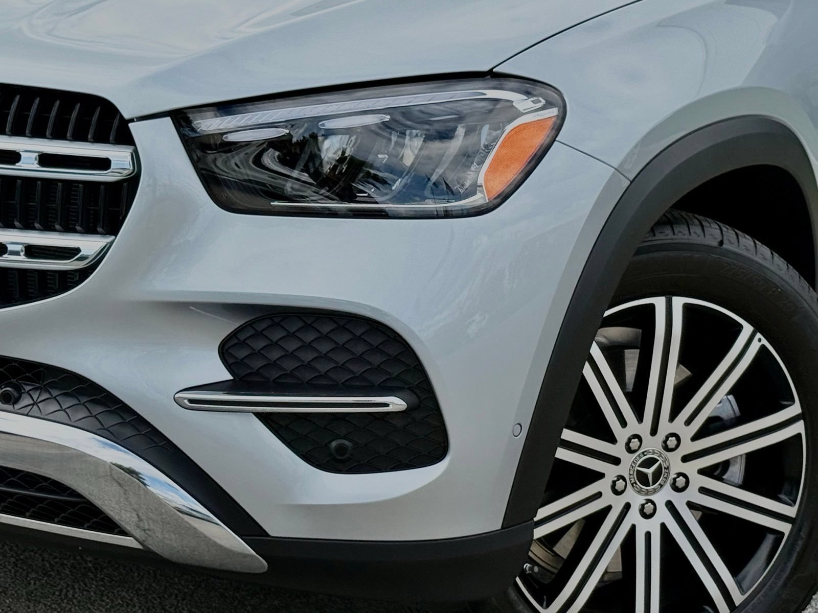 Used 2026 Mercedes-Benz GLE 350 4MATIC image 3