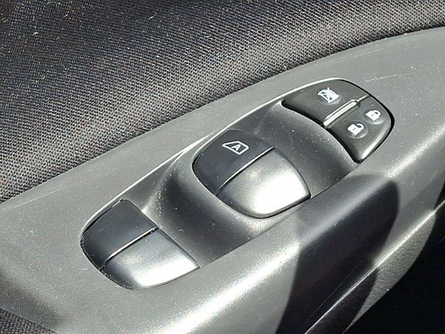 Used 2013 Nissan Sentra S FWD image 25