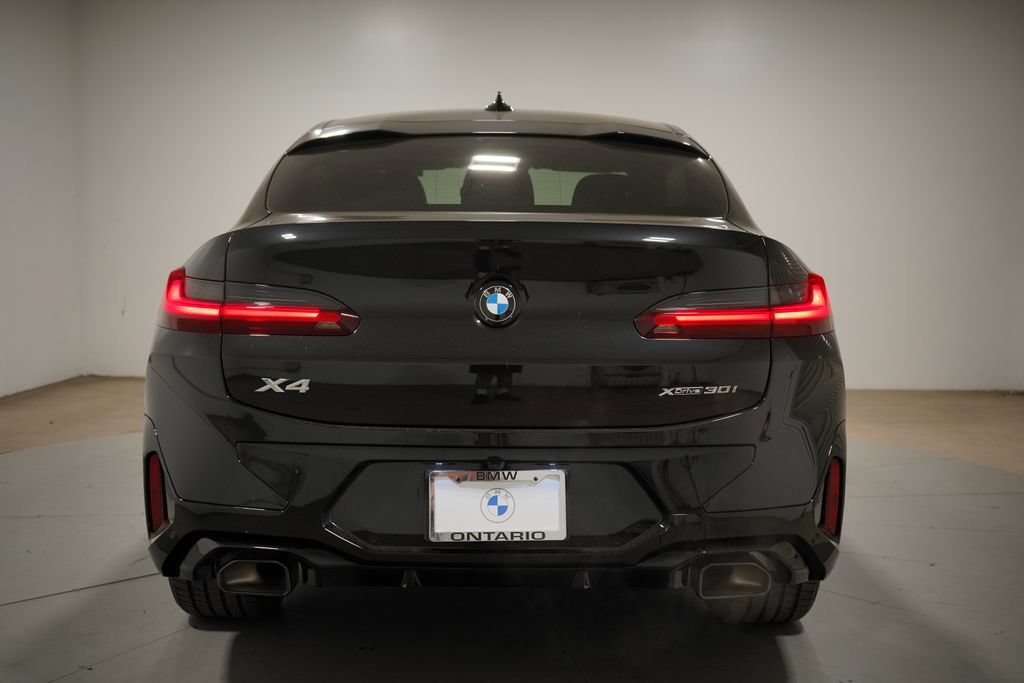Used 2024 BMW X4 xDrive30i w/ M Sport Package AWD/4WD image 4