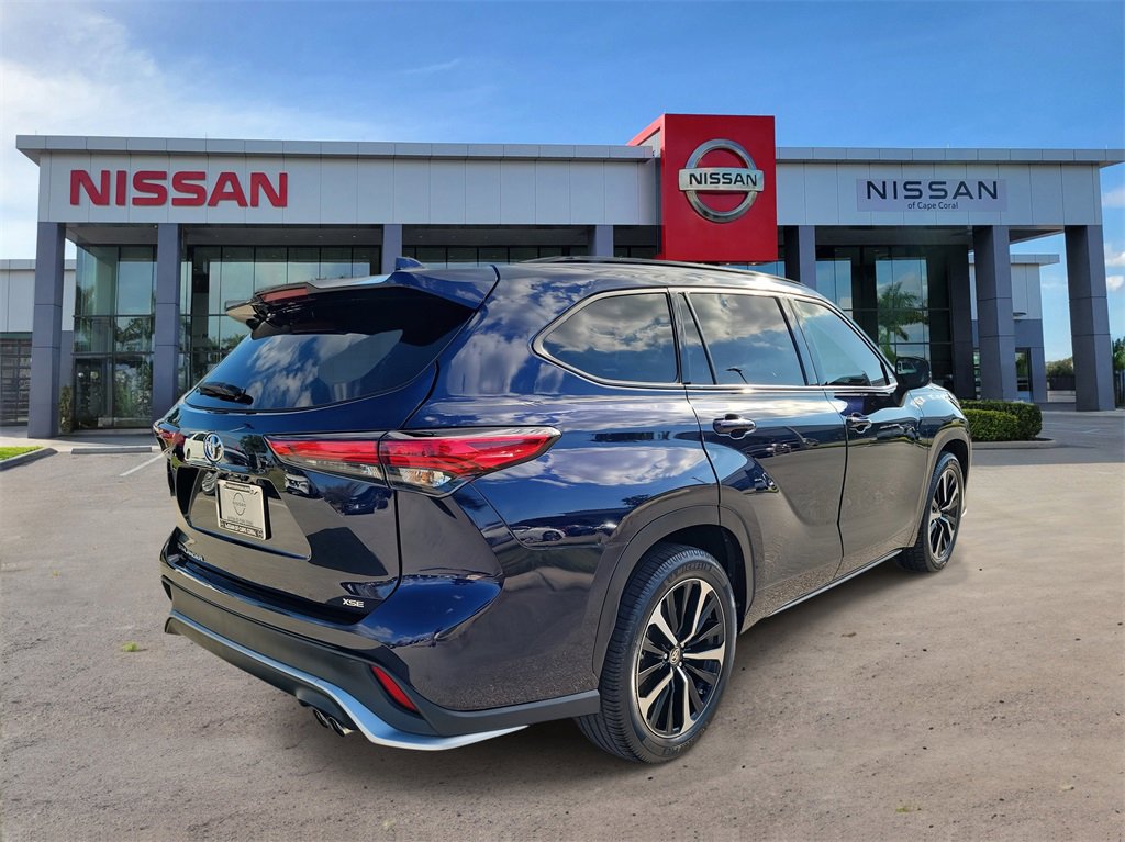 Used 2021 Toyota Highlander XSE image 4