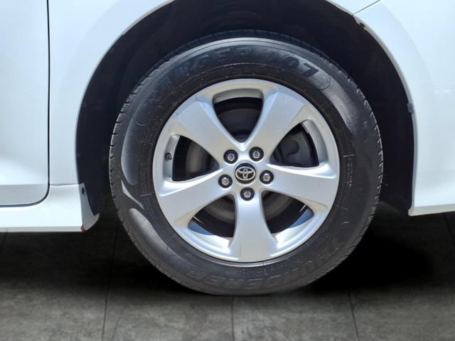Used 2020 Toyota Sienna L FWD image 9