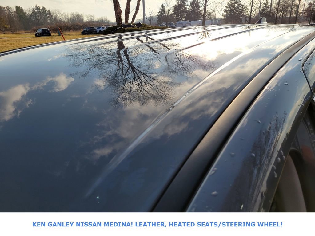 Used 2023 Chrysler Pacifica Touring-L image 17