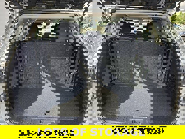 Used 2024 Toyota Highlander LE image 10