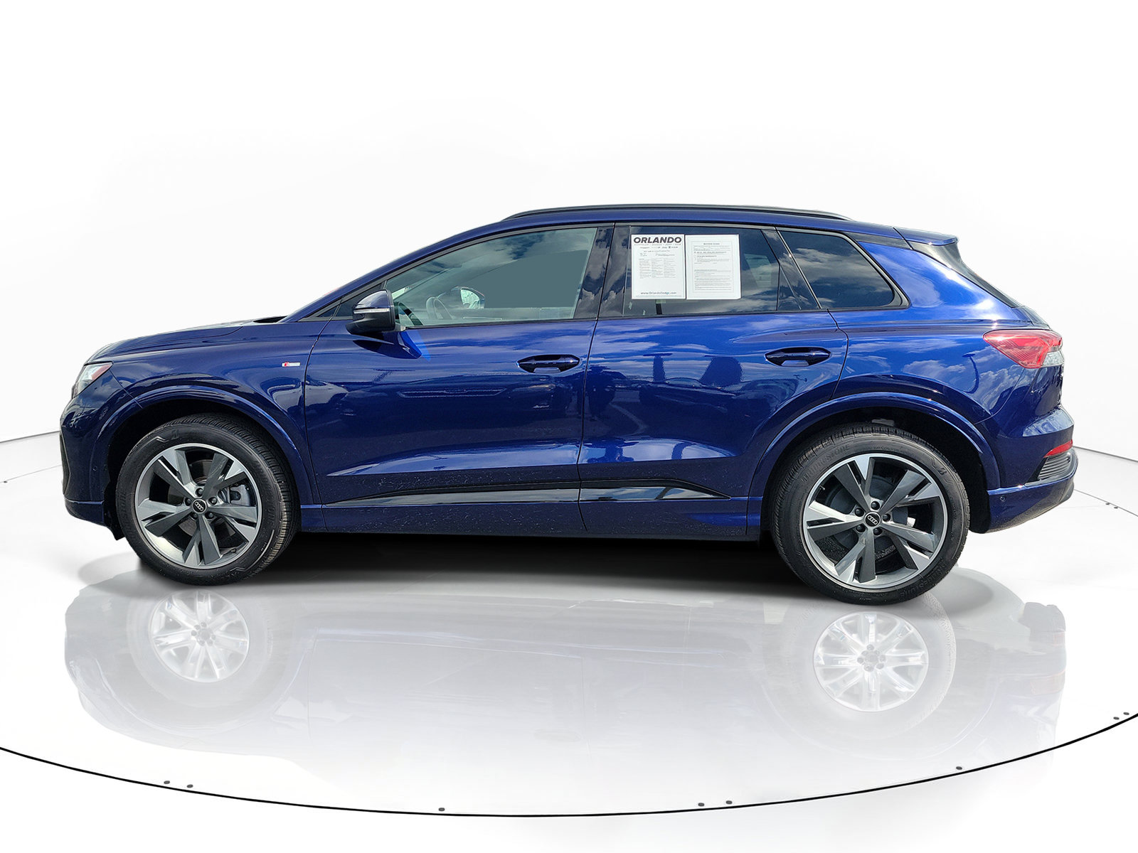 Used 2024 Audi Q4 e-tron Premium Plus AWD/4WD image 4