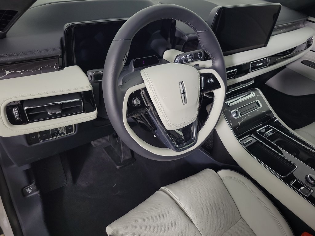 New 2026 Lincoln Aviator Black Label w/ Black Label Special Edition AWD/4WD image 20