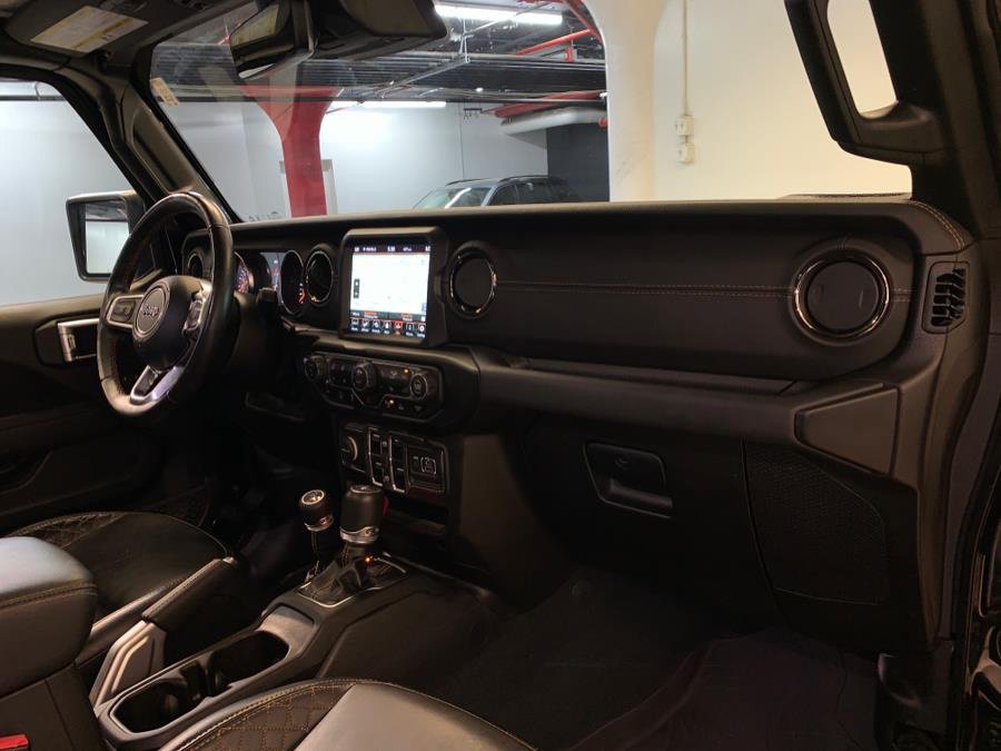 Used 2022 Jeep Wrangler Unlimited Sahara AWD/4WD image 17