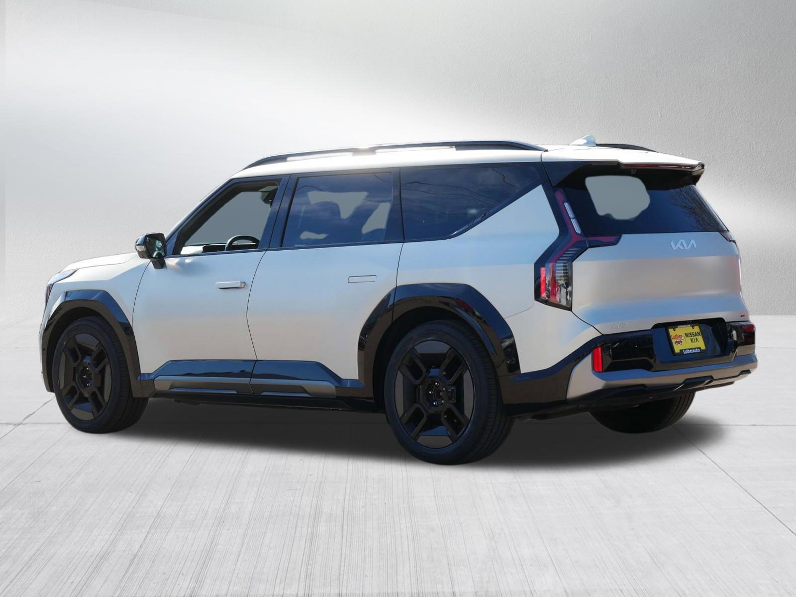 Certified 2024 Kia EV9 GT-Line AWD/4WD image 5