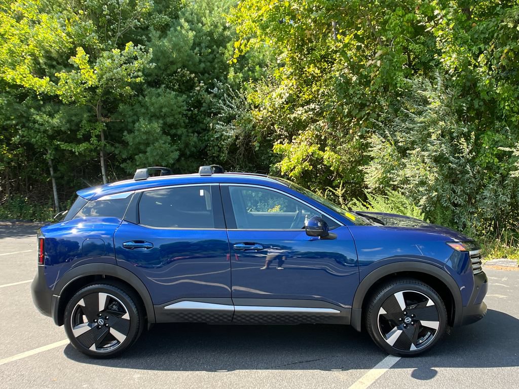 Used 2025 Nissan Kicks SR w/ SR Premium Package AWD/4WD image 6