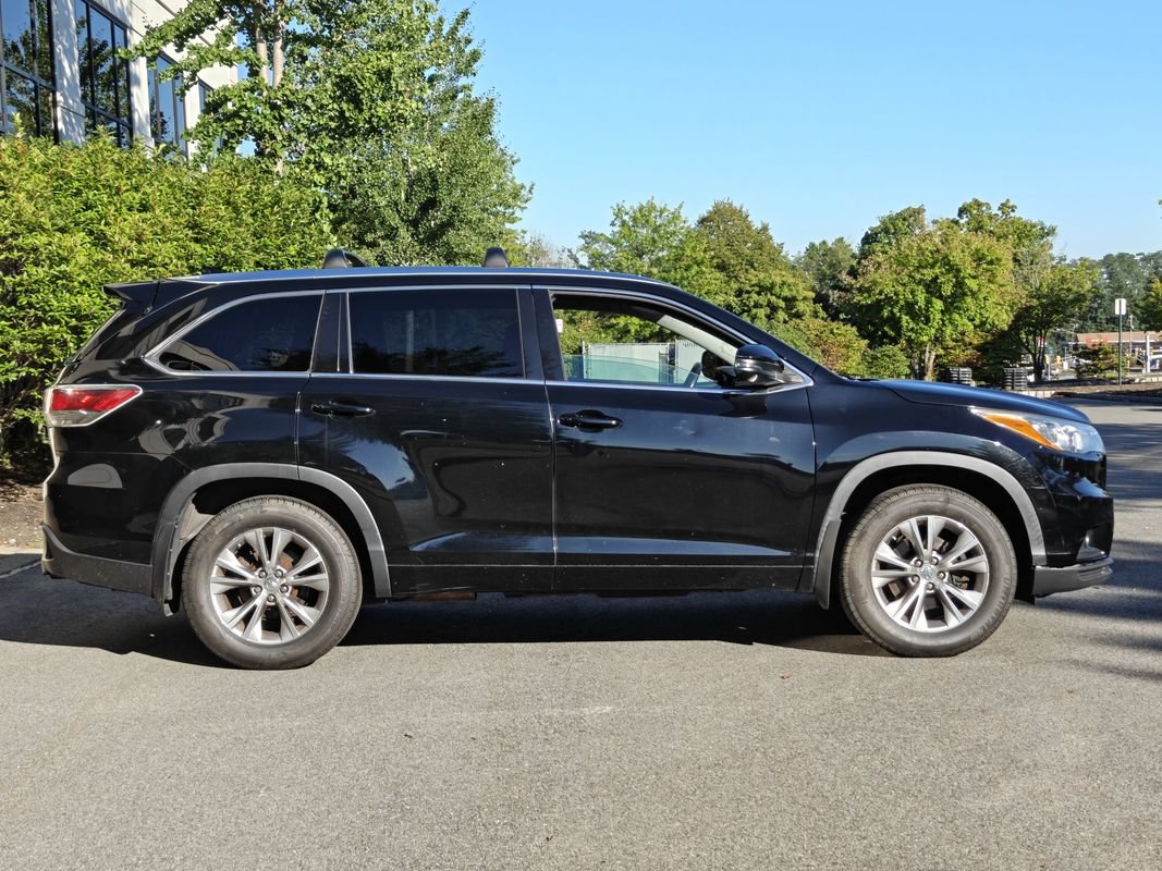 Used 2015 Toyota Highlander XLE AWD/4WD image 9