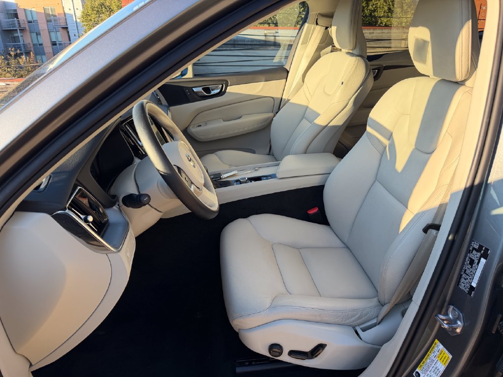 Used 2020 Volvo XC60 T5 Momentum AWD/4WD image 12