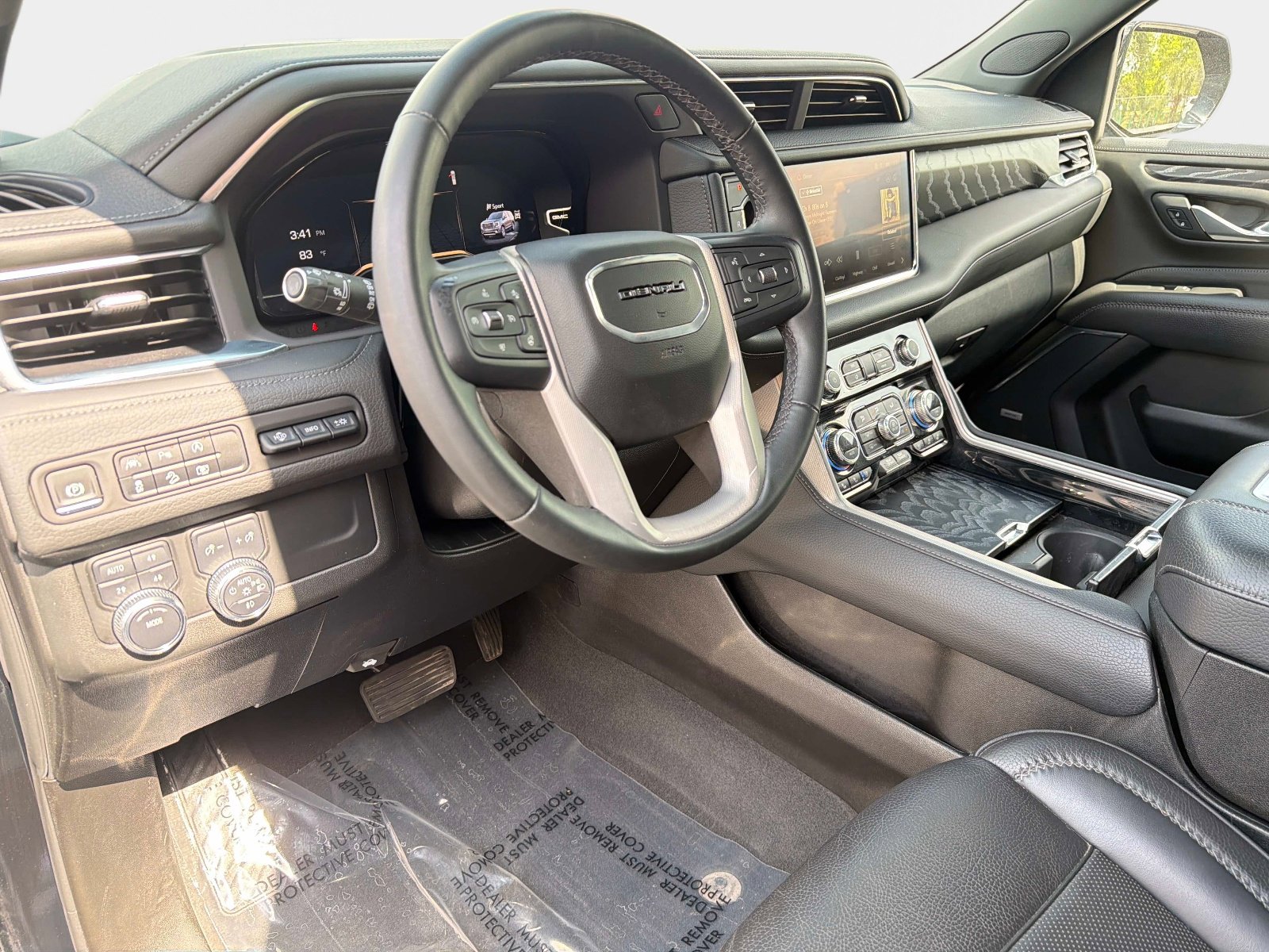 Used 2023 GMC Yukon XL Denali image 38