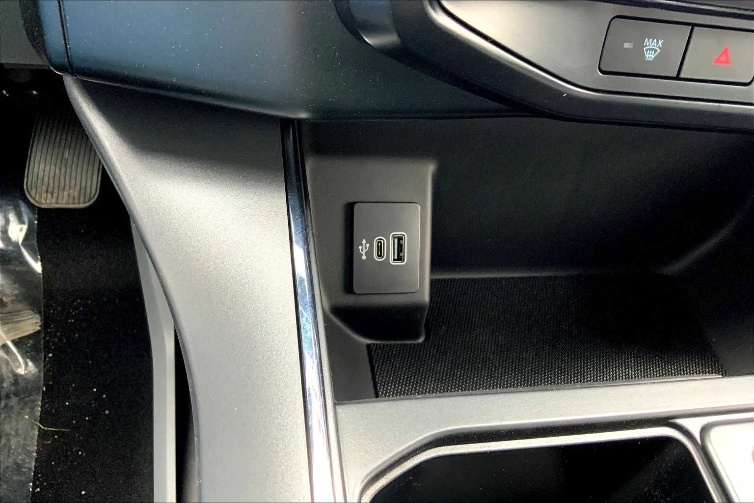 New 2025 Ford F150 Lightning Flash image 15