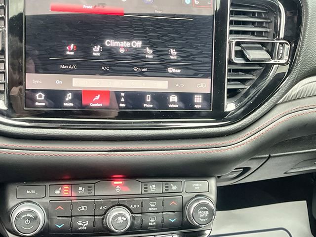 Used 2023 Dodge Durango GT image 19