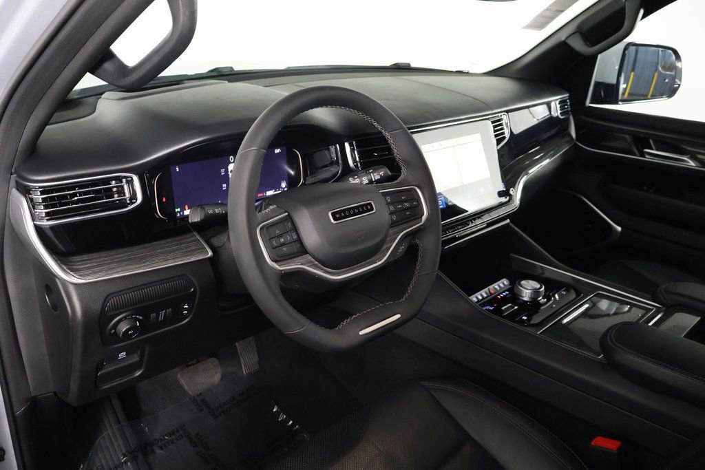 Used 2022 Jeep Wagoneer Series III w/ Flexible Seating Group image 7