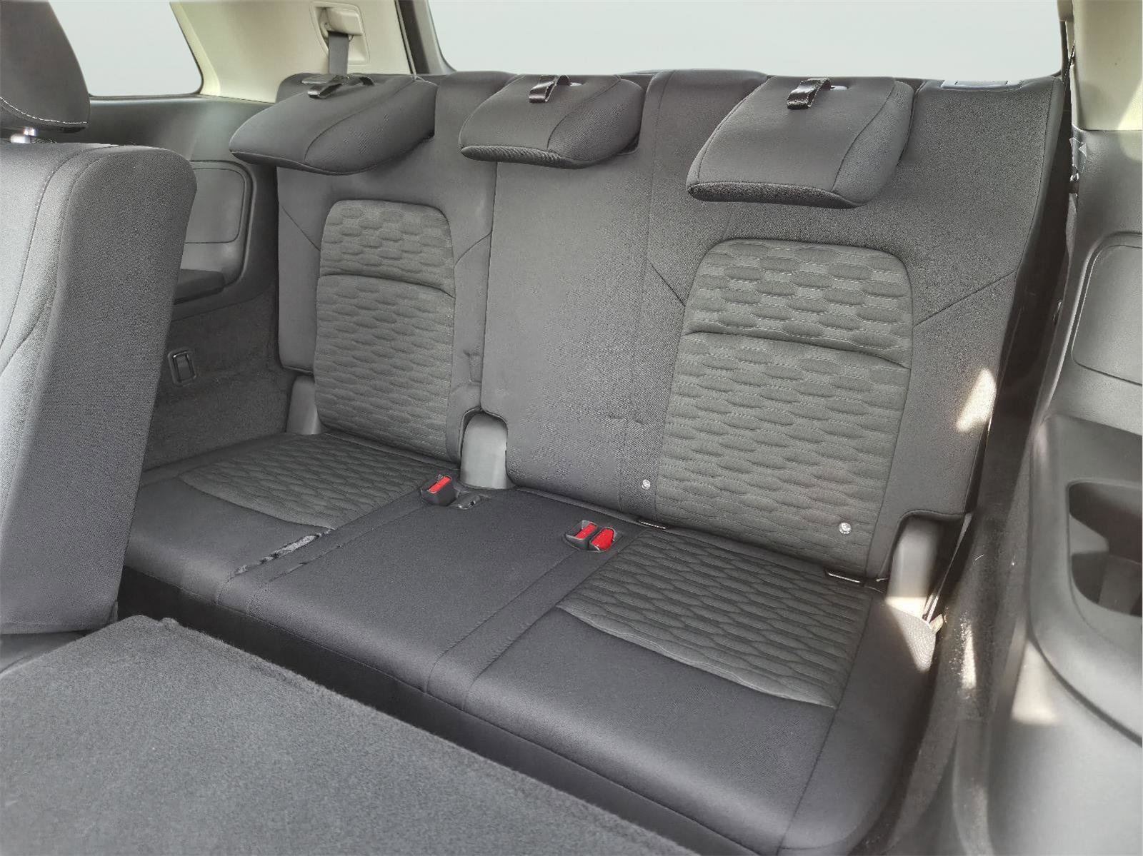 Used 2022 Nissan Pathfinder SV image 13