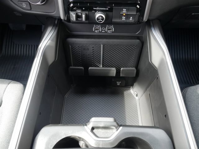 New 2026 RAM 1500 4x4 Crew Cab image 27