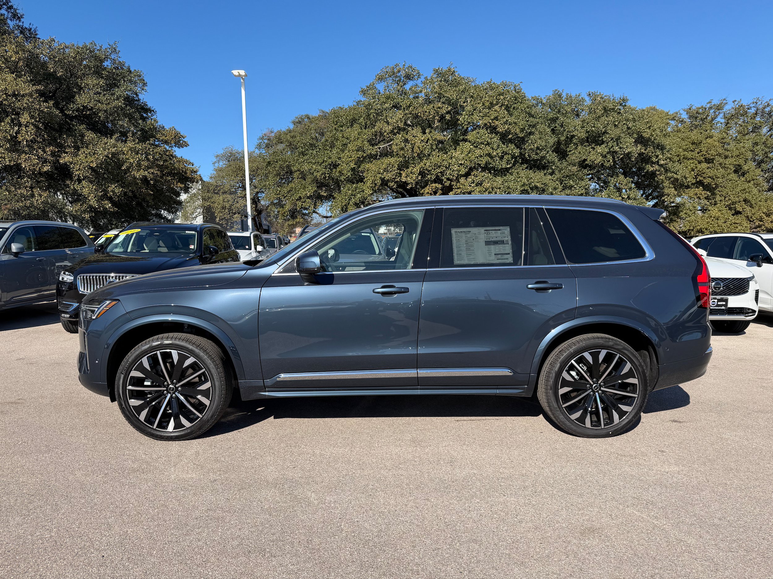 New 2026 Volvo XC90 B6 Ultra w/ Protection Package AWD/4WD image 3